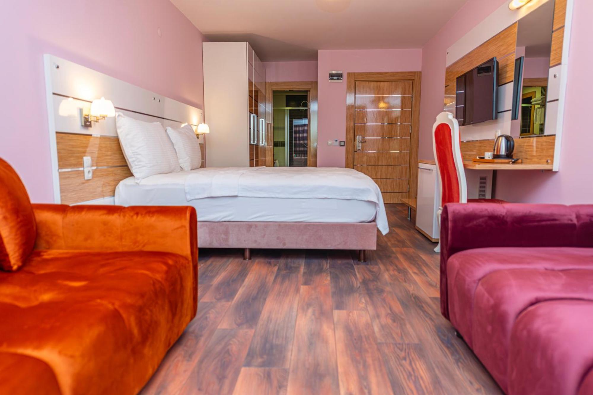 Hotel Tok Epik *