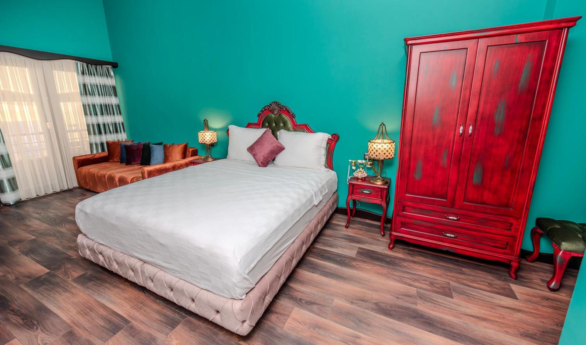 Hotel Tok Epik